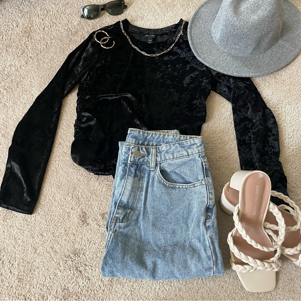 XS mom jeans from shein fits size 00-1